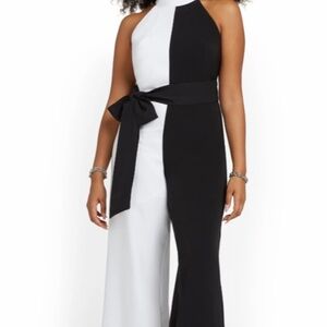 NEW YORK & COMPANY COLORBLOCK JUMPSUIT